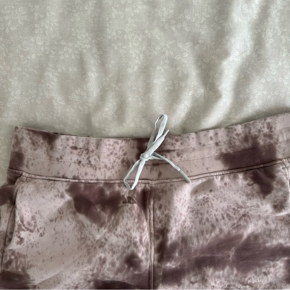Lululemon Inner Glow Shorts - Picture 3 of 6